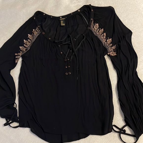 Black top with gold - Picture 2 of 4